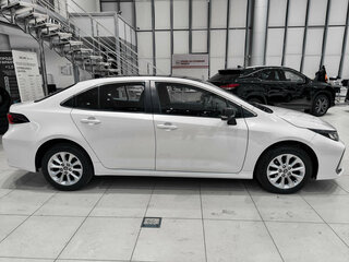 2019 Toyota Corolla XII (E210), белый, 1850000 рублей, вид 4