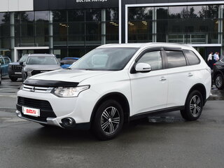 2014 Mitsubishi Outlander III Рестайлинг, белый, 1397000 рублей, вид 2