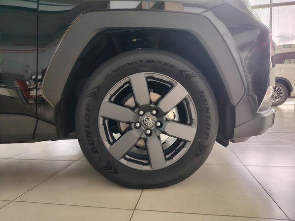 2026 Toyota RAV4 VI (XA60), чёрный - вид 3