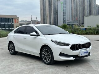 2022 Kia K3 II (China Market) Рестайлинг, белый, 1320000 рублей, вид 3