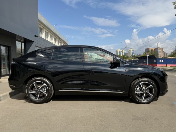 2026 GAC Hyptec HT, чёрный, 5999000 рублей - вид 4