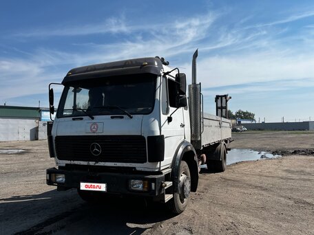 1984 Mercedes-Benz 1424, белый, 800000 рублей, вид 2
