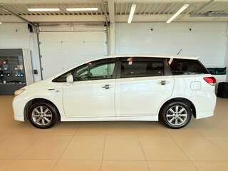 2009 Toyota Wish II, белый, 1599000 рублей, вид 3