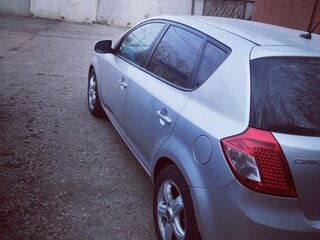 2012 Kia Ceed I Рестайлинг, серебристый, 890000 рублей, вид 1