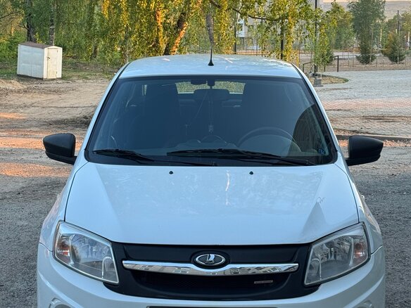 2017 Lada (ВАЗ) Granta Sport I, белый, 500000 рублей - вид 4