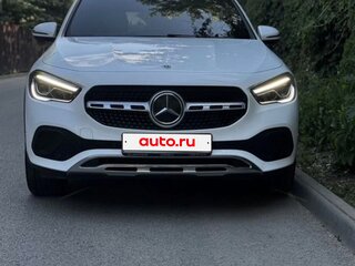 2020 Mercedes-Benz GLA 250 II (H247), белый, 3999999 рублей, вид 2