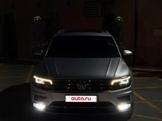 2019 Volkswagen Tiguan II, серебристый, 2650000 рублей, вид 2
