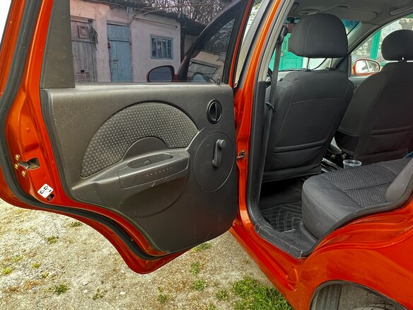 2006 Chevrolet Aveo I, оранжевый, 450000 рублей - вид 5