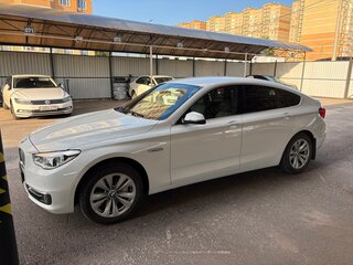 2014 BMW 5 серии Gran Turismo 530d xDrive VI (F10/F11/F07) Рестайлинг, белый, 3500000 рублей, вид 3