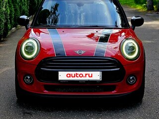 2021 Mini Hatch Cooper III (F55/F56) Рестайлинг, красный, 2350000 рублей, вид 2