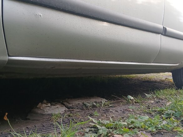 2001 Mitsubishi Carisma I Рестайлинг, серебристый, 280000 рублей - вид 9