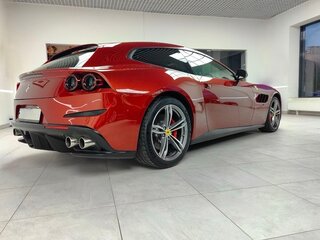 2017 Ferrari GTC4Lusso T, красный, 15500000 рублей, вид 4
