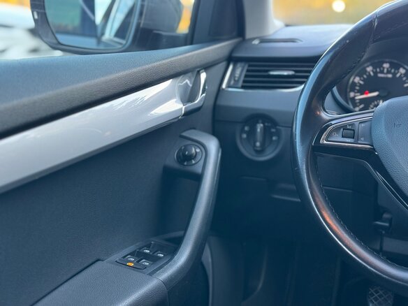 2016 Skoda Octavia III (A7), бежевый, 1250000 рублей - вид 26