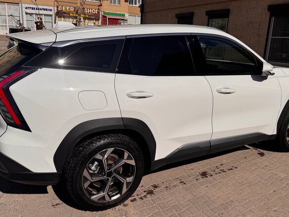 2024 Geely Atlas II, белый, 2850000 рублей - вид 2