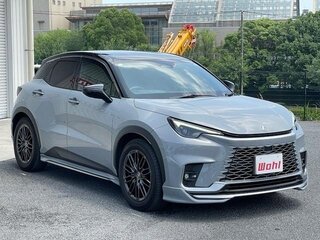 2023 Lexus LBX, серебристый, 3000000 рублей, вид 2