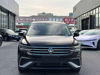2023 Volkswagen Tiguan L II Рестайлинг (China Market), чёрный, 2500000 рублей, вид 2