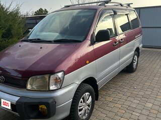 1998 Toyota Town Ace Noah III, красный, 650000 рублей, вид 1