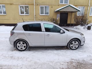 2011 Opel Astra H Рестайлинг, серебристый, 400000 рублей, вид 3