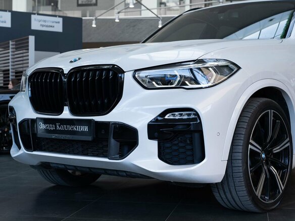 2020 BMW X5 30d IV (G05/G18), белый, 6270000 рублей - вид 2