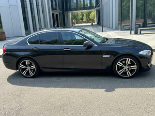 2013 BMW 5 серии 520i VI (F10/F11/F07), чёрный, 1550000 рублей, вид 1