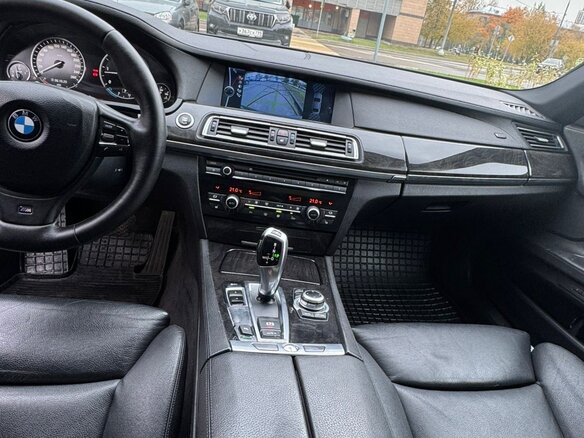 2010 BMW 7 серии 740d V (F01/F02/F04), чёрный, 1600000 рублей - вид 6
