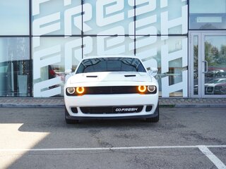 2016 Dodge Challenger III Рестайлинг 2, белый, 3780000 рублей, вид 2