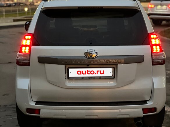 2015 Toyota Land Cruiser Prado 150 Series Рестайлинг 1, белый, 4299000 рублей - вид 4