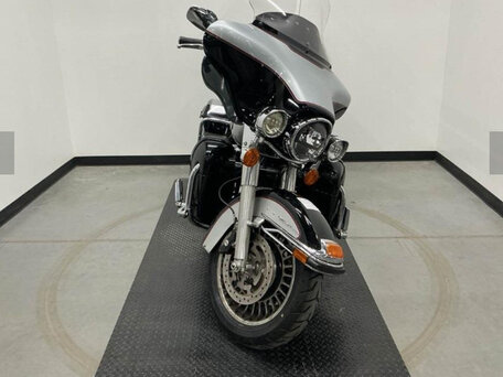 2010 Harley-Davidson Electra Glide, серый, 630000 рублей, вид 3