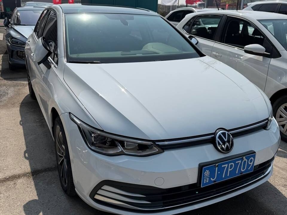 Открыть фотографии: Volkswagen Golf VIII