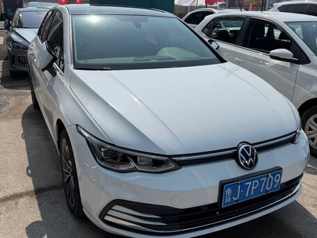 Volkswagen Golf VIII