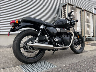 2025 Triumph Bonneville T100, чёрный, 998000 рублей, вид 2