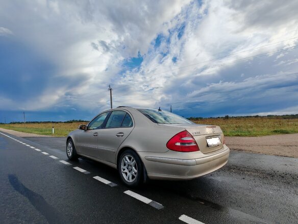 2004 Mercedes-Benz E-Класс 320 III (W211, S211), золотистый, 1299000 рублей - вид 4