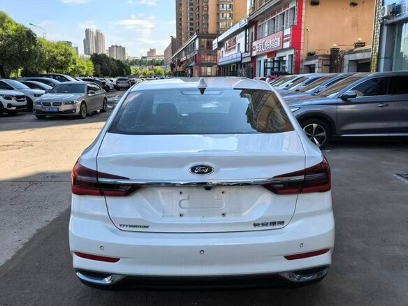 2021 Ford Escort VI Рестайлинг 2, белый, 1600000 рублей - вид 19