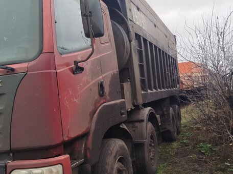 2008 Sinotruk Hania 8x4, красный, 2200000 рублей, вид 3