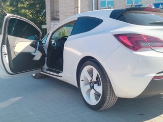 2012 Opel Astra GTC J Рестайлинг, белый, 699000 рублей, вид 3