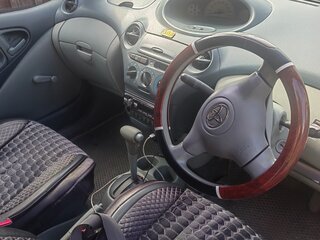 2001 Toyota Vitz I (P10), белый, 250000 рублей, вид 5