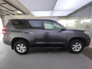 2016 Toyota Land Cruiser Prado 150 Series Рестайлинг 1, серый, 3500000 рублей, вид 4