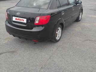 2011 Kia Rio II Рестайлинг, чёрный, 580000 рублей, вид 3