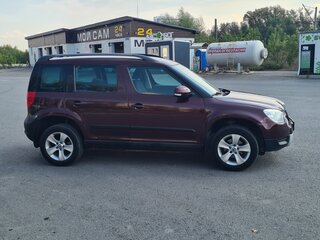 2011 Skoda Yeti I, пурпурный, 596000 рублей, вид 4