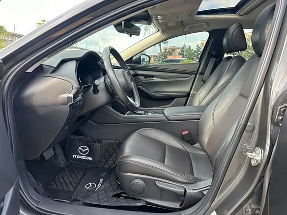 2022 Mazda 3 Axela IV (BP), чёрный, 1175401 рублей - вид 8