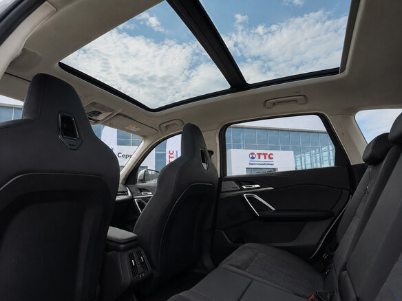 2026 BMW X1 Long 25Li xDrive III (U11/U12), белый, 6110000 рублей - вид 13