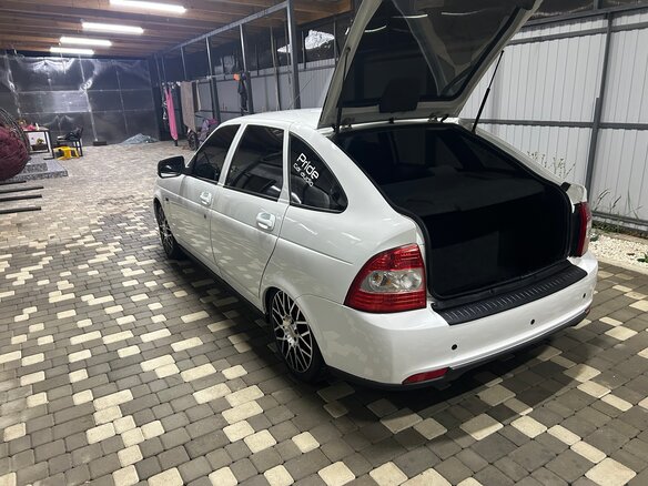 2011 Lada (ВАЗ) Priora I, белый, 430000 рублей - вид 4