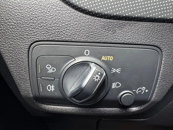 2023 Audi Q2 35 TFSI I Рестайлинг, серый - вид 10
