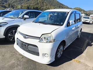2013 Toyota Sienta I Рестайлинг 2, белый, 935000 рублей, вид 3