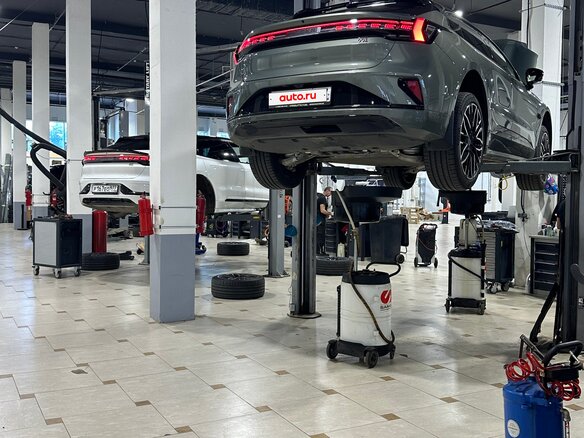 2024 Zeekr 001 100 kWh I Рестайлинг 1, зелёный - вид 12