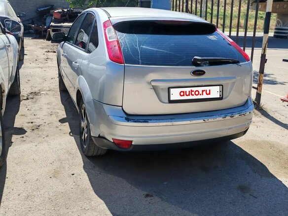 2005 Ford Focus I Рестайлинг, серебристый, 260000 рублей - вид 2