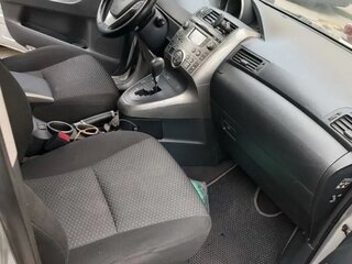 2009 Toyota Verso I, серый, 800000 рублей, вид 5