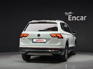 2023 Volkswagen Tiguan II Рестайлинг, белый, 2816000 рублей, вид 4