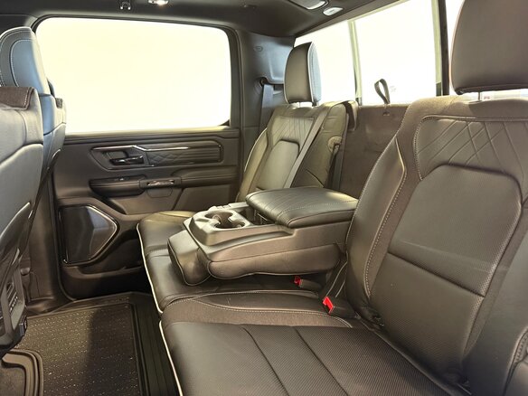 2026 Ram 1500 Crew Cab eTorque V Рестайлинг, чёрный, 11290000 рублей - вид 13