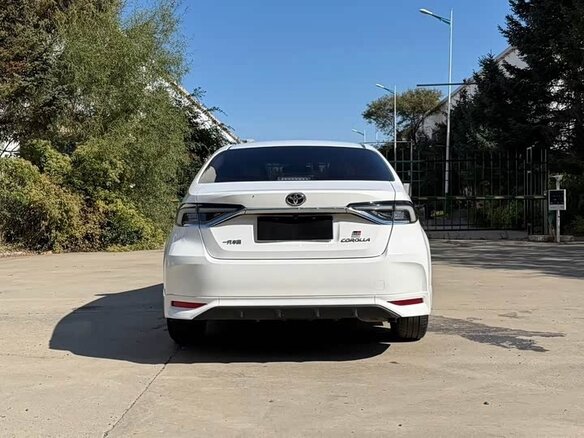 2022 Toyota Corolla XII (E210) Рестайлинг, белый, 1500000 рублей - вид 5